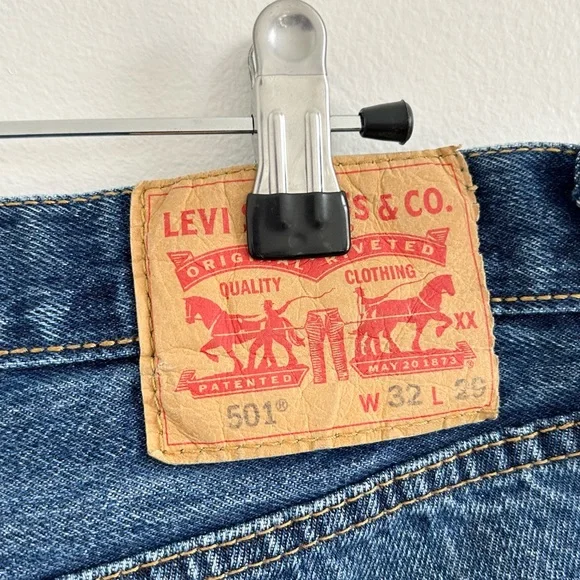 Levis Mens 501 Original Fit Button Fly Jeans in Rinse Dark Wash sz 32 x 29 Denim